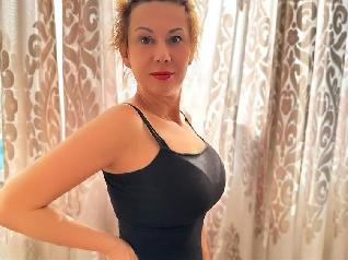 ReifeJulie - Watching movies, reading books - Little hot mature lady looking for FUN, I'm happy to talk about the most beautiful things and play with my naked body for you:)))) Lust??